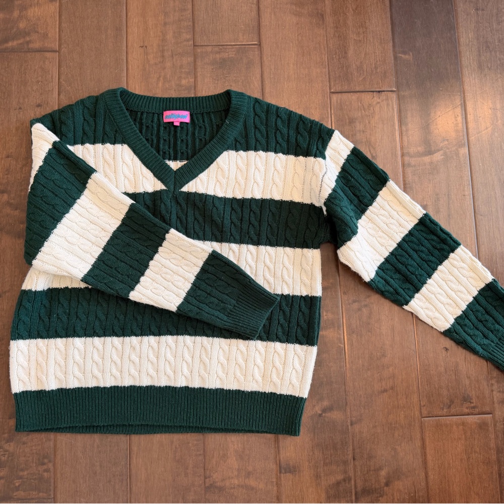 Edikted Forest Green and Cream V-Neck Sweater
